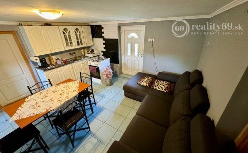 MAĎARSKO - RUDABÁNYA  3 IZBOVÝ RODINNÝ DOM S POZEMKOM 600 M2