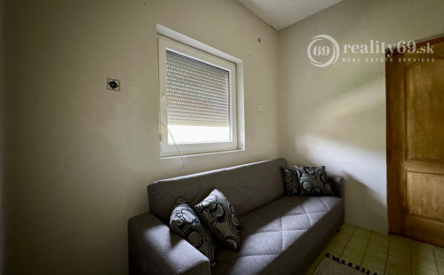 MAĎARSKO - RUDABÁNYA  3 IZBOVÝ RODINNÝ DOM S POZEMKOM 600 M2