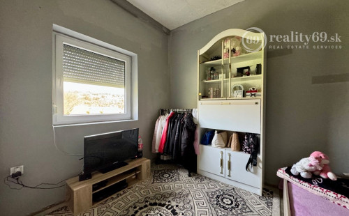 MAĎARSKO - RUDABÁNYA  3 IZBOVÝ RODINNÝ DOM S POZEMKOM 600 M2