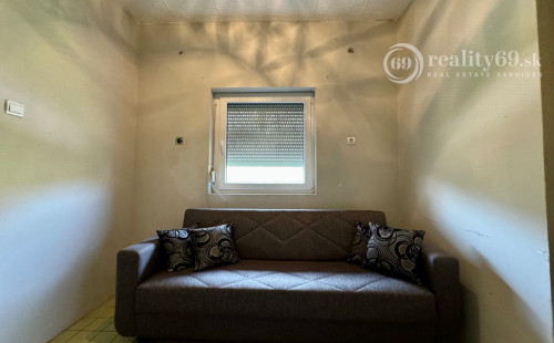 MAĎARSKO - RUDABÁNYA  3 IZBOVÝ RODINNÝ DOM S POZEMKOM 600 M2