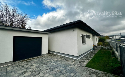 RUSKOV - MODERNÝ 4 IZBOVÝ BUNGALOV, TERASA, VÍRIVKA