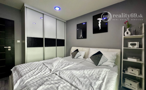 RUSKOV - MODERNÝ 4 IZBOVÝ BUNGALOV, TERASA, VÍRIVKA