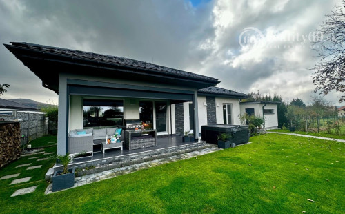 RUSKOV - MODERNÝ 4 IZBOVÝ BUNGALOV, TERASA, VÍRIVKA
