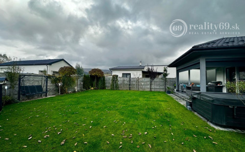 RUSKOV - MODERNÝ 4 IZBOVÝ BUNGALOV, TERASA, VÍRIVKA