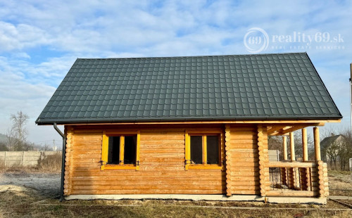 NOVÁ CENA - MAĎARSKO - NOVAJIDRÁNY POSCHODOVÁ ZRUBOVÁ CHATA - NOVOSTAVBA.