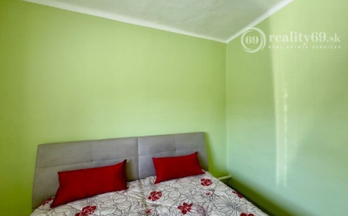 MAĎARSKO - PERKUPA 5 IZBOVÝ POSCHODOVÝ DOM PO REKONŠTRUKCII.