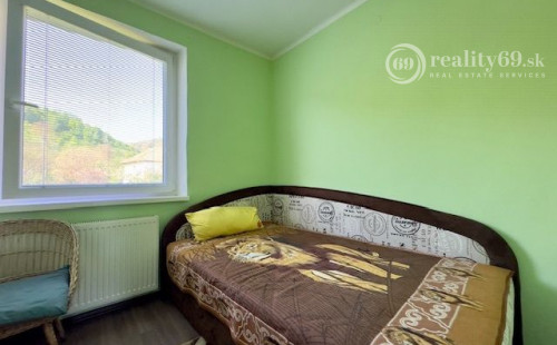 MAĎARSKO - PERKUPA 5 IZBOVÝ POSCHODOVÝ DOM PO REKONŠTRUKCII.