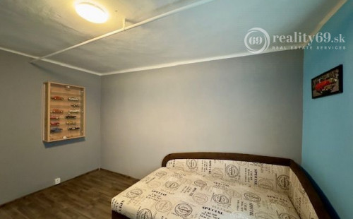 MAĎARSKO - PERKUPA 5 IZBOVÝ POSCHODOVÝ DOM PO REKONŠTRUKCII.