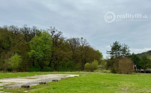 MAĎARSKO - PALHÁZA - KISHUTA POZEMOK 75.000 M2 V LONE PRÍRODY.