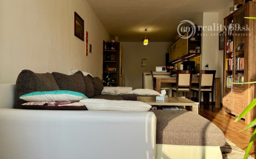 FURČA - KOMPLEX NA HORE - 3 IZBOVÝ KOMPLETNE ZARIADENÝ BYT 84 M2, 2 BALKÓNY.