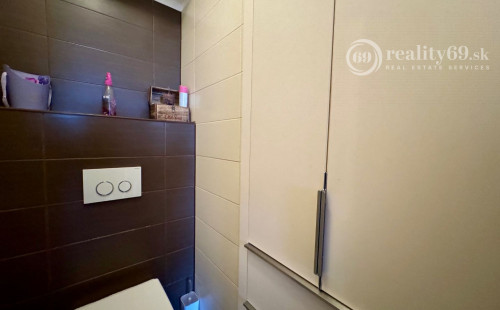 FURČA - KOMPLEX NA HORE - 3 IZBOVÝ KOMPLETNE ZARIADENÝ BYT 84 M2, 2 BALKÓNY.