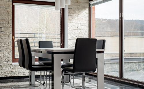 MARIÁNKA - MEZONETOVÝ 4 IZBOVÝ BYT 170 M2 S TERASOU.