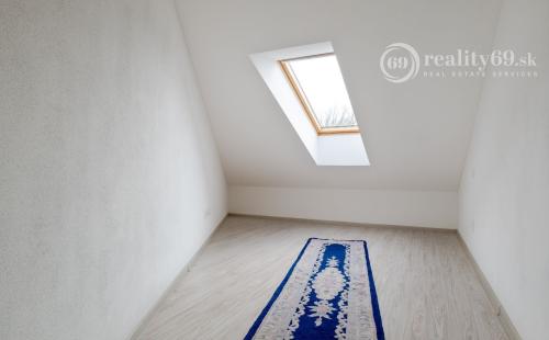 MARIÁNKA - MEZONETOVÝ 4 IZBOVÝ BYT 170 M2 S TERASOU.