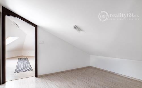 MARIÁNKA - MEZONETOVÝ 4 IZBOVÝ BYT 170 M2 S TERASOU.