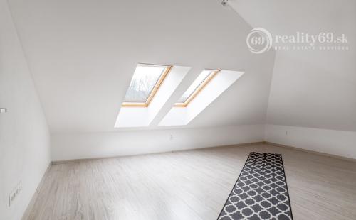 MARIÁNKA - MEZONETOVÝ 4 IZBOVÝ BYT 170 M2 S TERASOU.