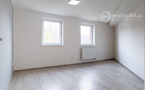 REZERVOVANÉ - MARIÁNKA - PEKNÝ 3 IZBOVÝ BYT 108 M2 S KRÁSNYM VÝHĽADOM.