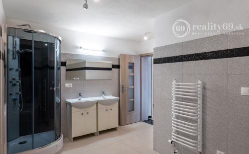 REZERVOVANÉ - MARIÁNKA - PEKNÝ 3 IZBOVÝ BYT 108 M2 S KRÁSNYM VÝHĽADOM.