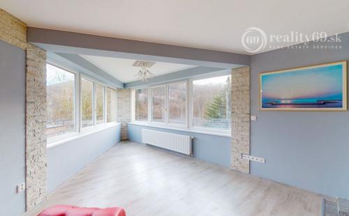 REZERVOVANÉ - MARIÁNKA - PEKNÝ 3 IZBOVÝ BYT 108 M2 S KRÁSNYM VÝHĽADOM.