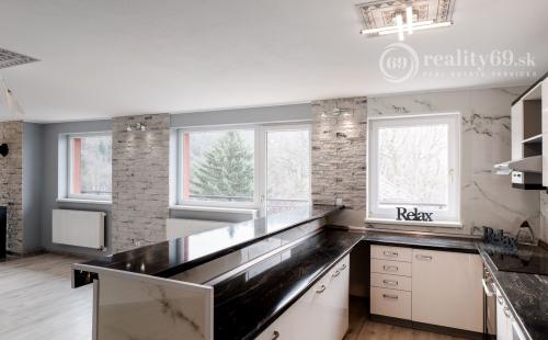 REZERVOVANÉ - MARIÁNKA - PEKNÝ 3 IZBOVÝ BYT 108 M2 S KRÁSNYM VÝHĽADOM.