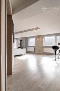 REZERVOVANÉ - MARIÁNKA - PEKNÝ 3 IZBOVÝ BYT 108 M2 S KRÁSNYM VÝHĽADOM.