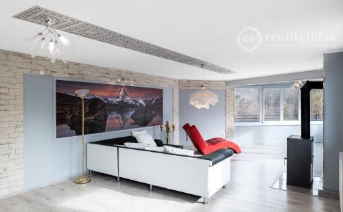 REZERVOVANÉ - MARIÁNKA - PEKNÝ 3 IZBOVÝ BYT 108 M2 S KRÁSNYM VÝHĽADOM.