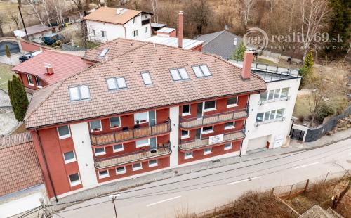 MARIÁNKA - ZAUJÍMAVÝ 3 IZBOVÝ BYT 108 M2 V SAMOSTATNOM BYTOVOM DOME.