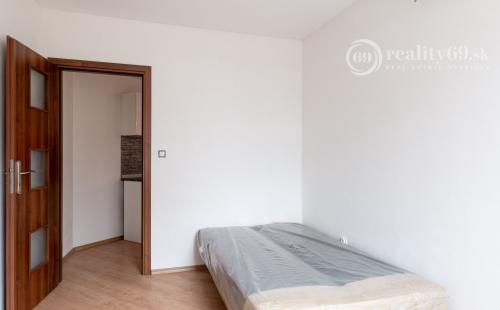 MARIÁNKA - 2 IZBOVÝ BYT 55 M2 VHODNÝ AJ NA PODNIKANIE.