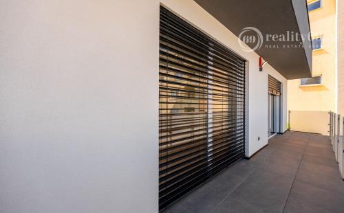 JUH - LUXUSNÁ NOVOSTAVBA 5 IZBOVÉHO RD V TOP LOKALITE