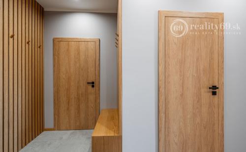 JUH - LUXUSNÁ NOVOSTAVBA 5 IZBOVÉHO RD V TOP LOKALITE