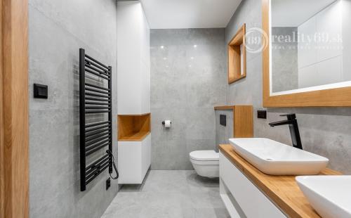 JUH - LUXUSNÁ NOVOSTAVBA 5 IZBOVÉHO RD V TOP LOKALITE