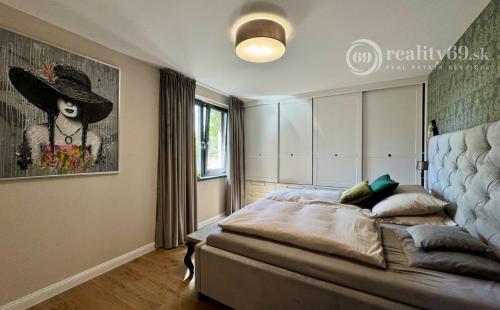 ROZHANOVCE - 3 IZBOVÝ MODERNÝ RD S TERASOU, NOVOSTAVBA KOMPLETNE ZARIADENÁ.