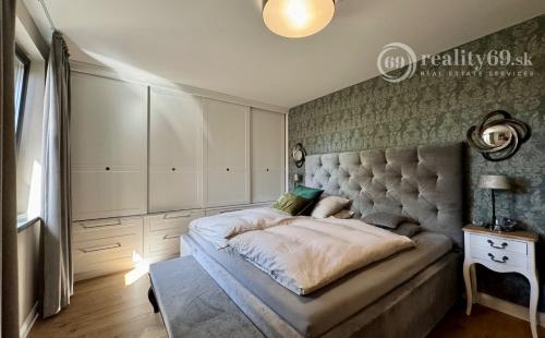 ROZHANOVCE - 3 IZBOVÝ MODERNÝ RD S TERASOU, NOVOSTAVBA KOMPLETNE ZARIADENÁ.