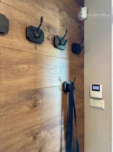 ROZHANOVCE - 3 IZBOVÝ MODERNÝ RD S TERASOU, NOVOSTAVBA KOMPLETNE ZARIADENÁ.