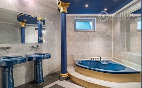 MARIÁNKA - TOP PONUKA PENZÓN S 13 IZBAMI, VINÁREŇ, BAZÉN, ALTÁNOK - SUPER STAV.