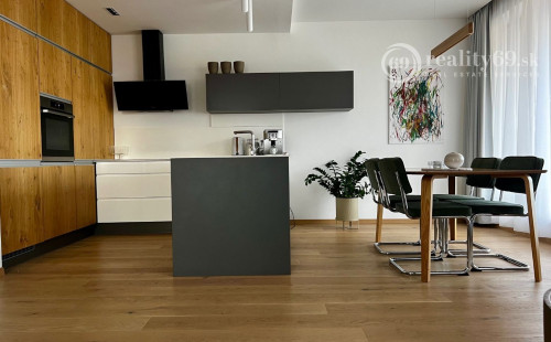 STARÉ MESTO -  JISKROVÁ / KMEŤOVA 3 IZBOVÝ LUXUSNÝ MODERNÝ BYT 92 M2 + TERASA 15 M2 V TOP LOKALITE