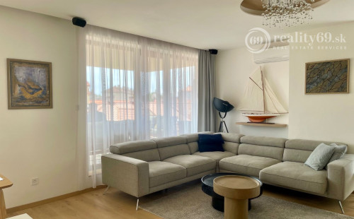 STARÉ MESTO -  JISKROVÁ / KMEŤOVA 3 IZBOVÝ LUXUSNÝ MODERNÝ BYT 92 M2 + TERASA 15 M2 V TOP LOKALITE