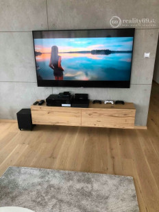 STARÉ MESTO -  JISKROVÁ / KMEŤOVA 3 IZBOVÝ LUXUSNÝ MODERNÝ BYT 92 M2 + TERASA 15 M2 V TOP LOKALITE