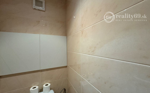 TERASA - IDANSKÁ 1,5 IZBOVÝ BYT 42 M2, MUROVANÉ JADRO SO 6 METROVOU LODŽIOU.