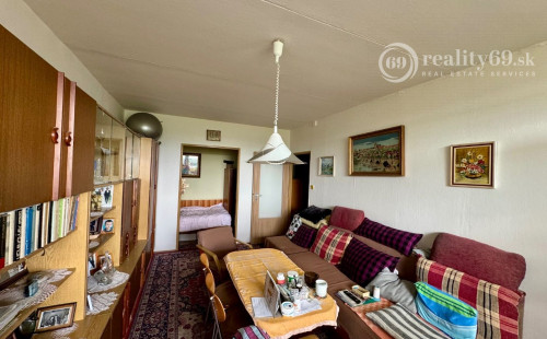 TERASA - IDANSKÁ 1,5 IZBOVÝ BYT 42 M2, MUROVANÉ JADRO SO 6 METROVOU LODŽIOU.