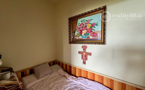 TERASA - IDANSKÁ 1,5 IZBOVÝ BYT 42 M2, MUROVANÉ JADRO SO 6 METROVOU LODŽIOU.