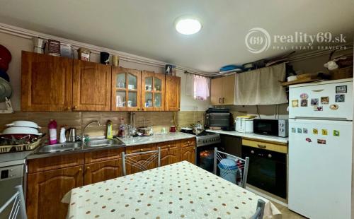 MAĎARSKO - FORRÓ / ENCS, ČASŤ ABAÚJDEVECSER 4 IZBOVÝ DOM IHNEĎ OBÝVATEĽNÝ.