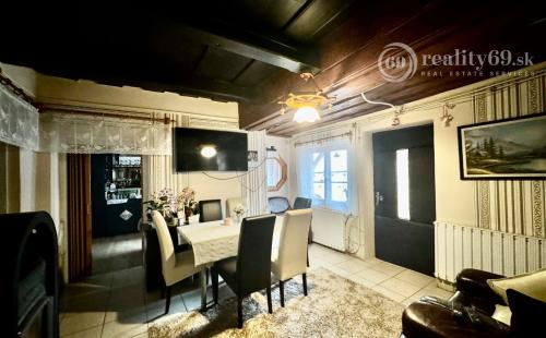 MAĎARSKO - FORRÓ / ENCS, ČASŤ ABAÚJDEVECSER 4 IZBOVÝ DOM IHNEĎ OBÝVATEĽNÝ.