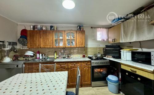 MAĎARSKO - FORRÓ / ENCS, ČASŤ ABAÚJDEVECSER 4 IZBOVÝ DOM IHNEĎ OBÝVATEĽNÝ.