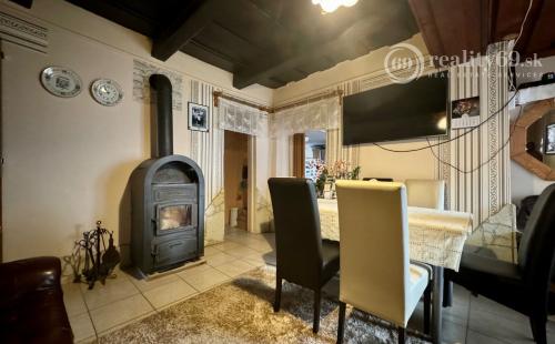 MAĎARSKO - FORRÓ / ENCS, ČASŤ ABAÚJDEVECSER 4 IZBOVÝ DOM IHNEĎ OBÝVATEĽNÝ.