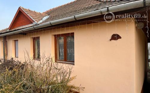 MAĎARSKO - FORRÓ / ENCS, ČASŤ ABAÚJDEVECSER 4 IZBOVÝ DOM IHNEĎ OBÝVATEĽNÝ.