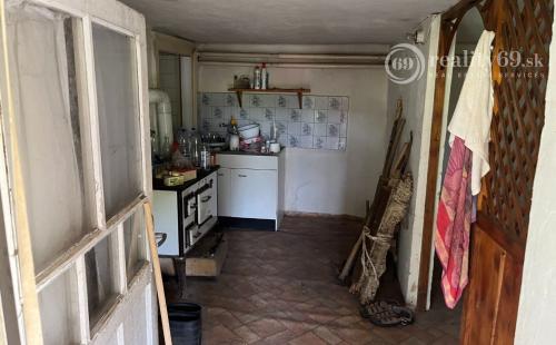 MAĎARSKO - TORNASZENTANDRÁS - PEKNÝ 3 IZBOVÝ  DOM S NOVOU STRECHOU.