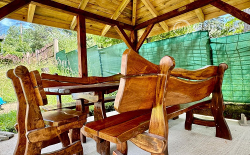 NOVÁ CENA - MAĎARSKO - JAZERO RAKACA - POSCHODOVÁ CHATA  S  NOVÝM ALTÁNKOM A TERASOU.