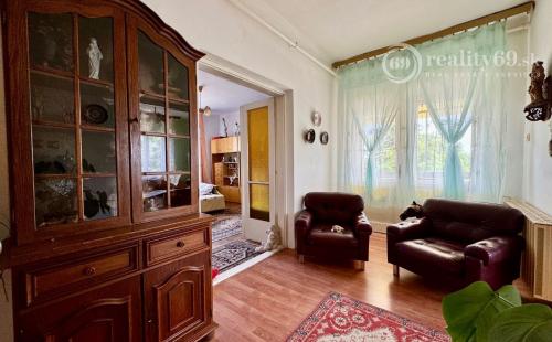 MAĎARSKO - SZALONNA 4 IZBOVÝ POSCHODOVÝ RODINNÝ DOM S VEĽKÝM POZEMKOM 2000 M2