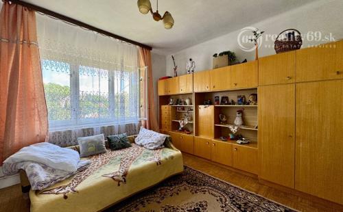 MAĎARSKO - SZALONNA 4 IZBOVÝ POSCHODOVÝ RODINNÝ DOM S VEĽKÝM POZEMKOM 2000 M2