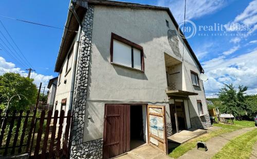 MAĎARSKO - SZALASZEND 5 IZBOVÝ RODINNÝ DOM 40 KM OD KOŠÍC